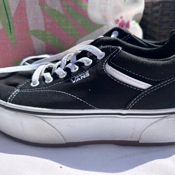 Vans Women's Seldan Platform Sneakers Size 9.5 - Picture 4 of 6